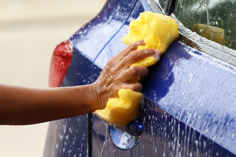 Tvätta, polera och vaxa bilen